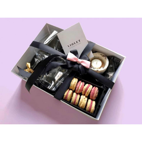 Gift Box with macaroons Gift boxes
