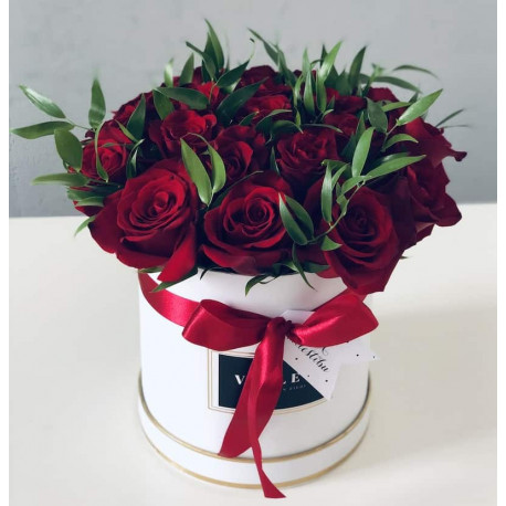 Mazā ziedu kaste - Sarkanas rozes Ziedu kastītes