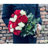 Rožu pušķis no 21 rozes - Sarkans un balts Rozes