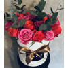 Мини коробка с розами и эвкалиптом Цветочные коробки