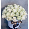 Flower Box ar baltām rozēm Ziedu kastītes