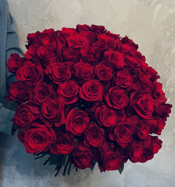 51 sarkana roze Rozes