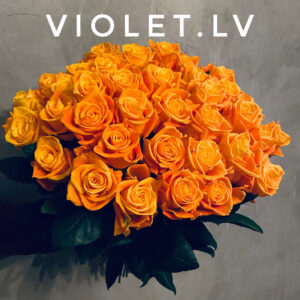 Oranžu rožu pušķis Rozes