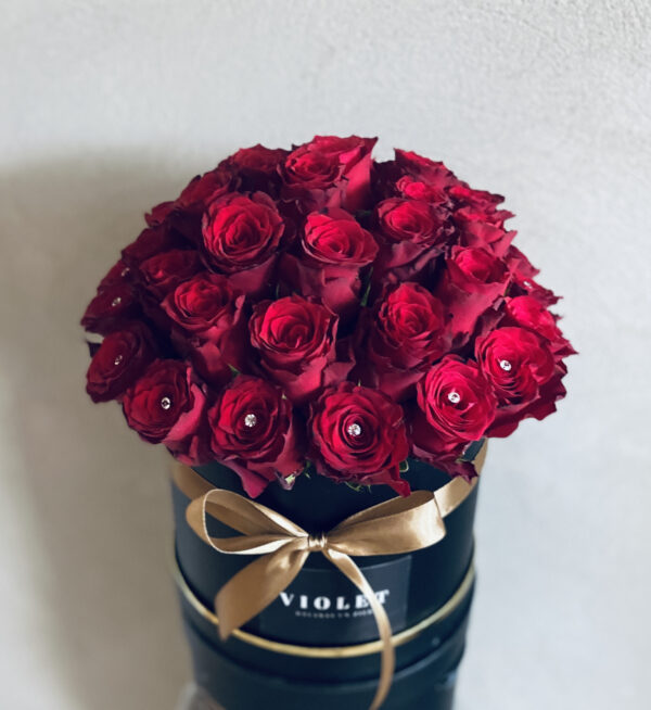Flower Box ar sarkanām rozēm Ziedu kastītes